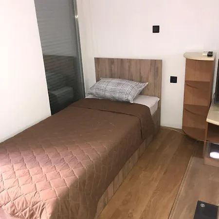 Sweet Basement Suteren Parking 5 Euro Apartment Skopje